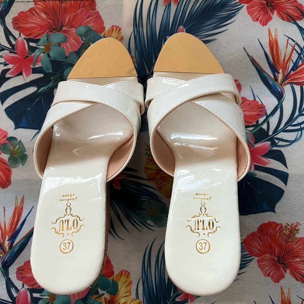 Ladies Wedges, NWOT, Size 37 , Cream Colour, Heel Size is 5”.